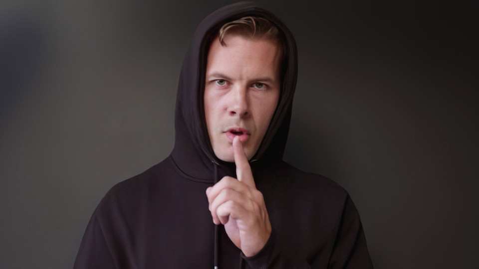 a person who is tweaking on meth may display erratic movements and darting eyes.